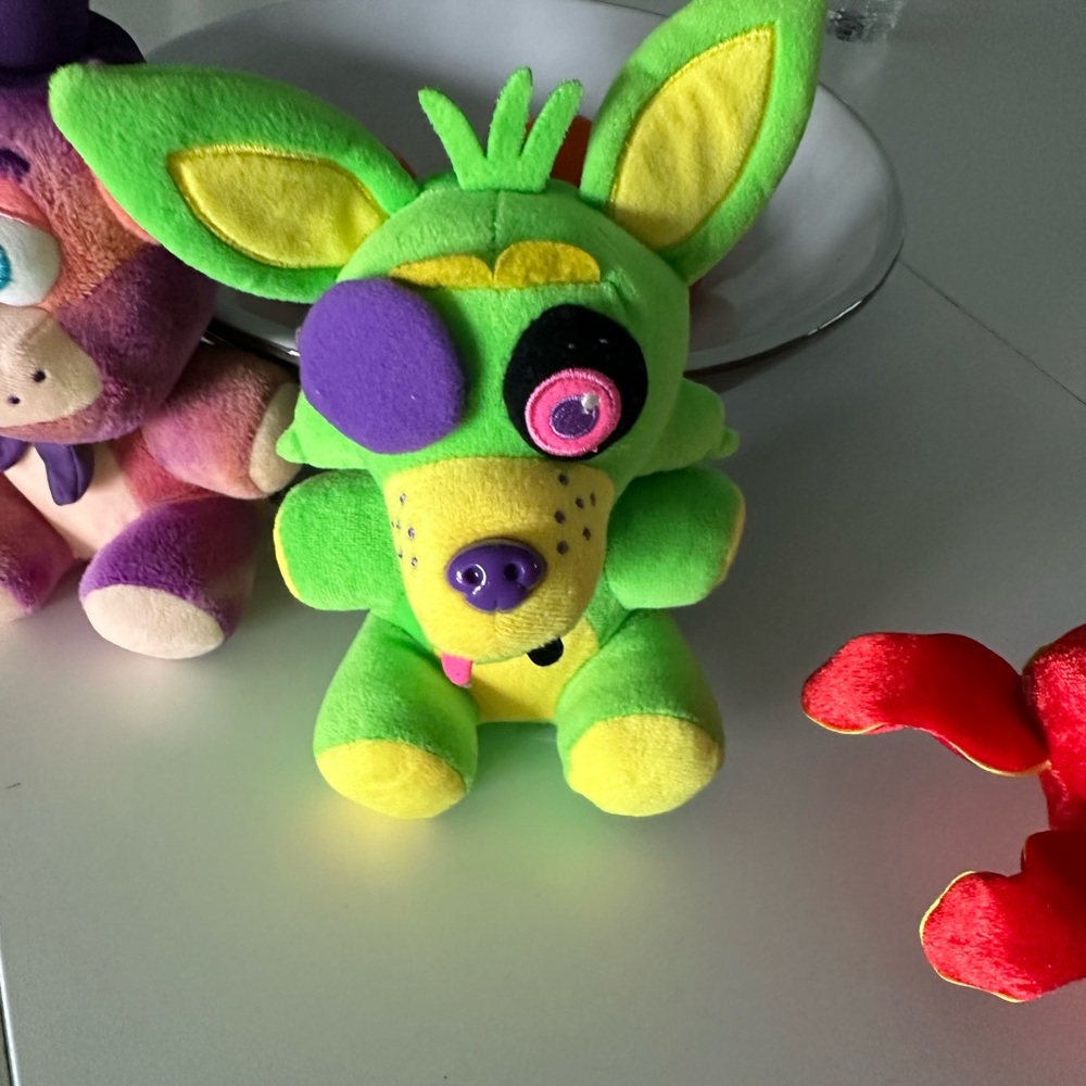 Friday night at Freddie’s 8” plush EUC price for all three - Picture 4 of 7